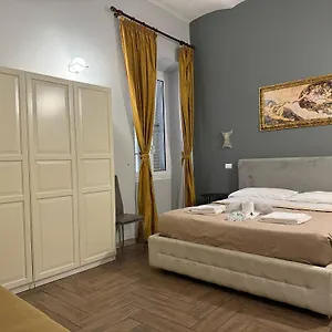 https://le-suite-di-napoleone.it-romehotels.com
